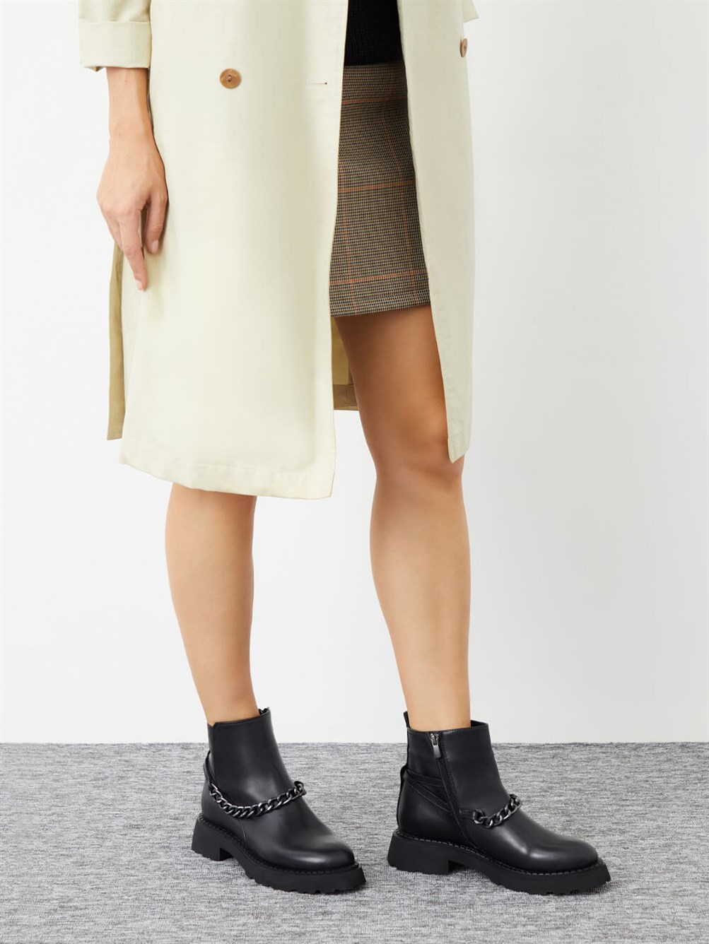 Minetta Siyah Deri Kadın Bot