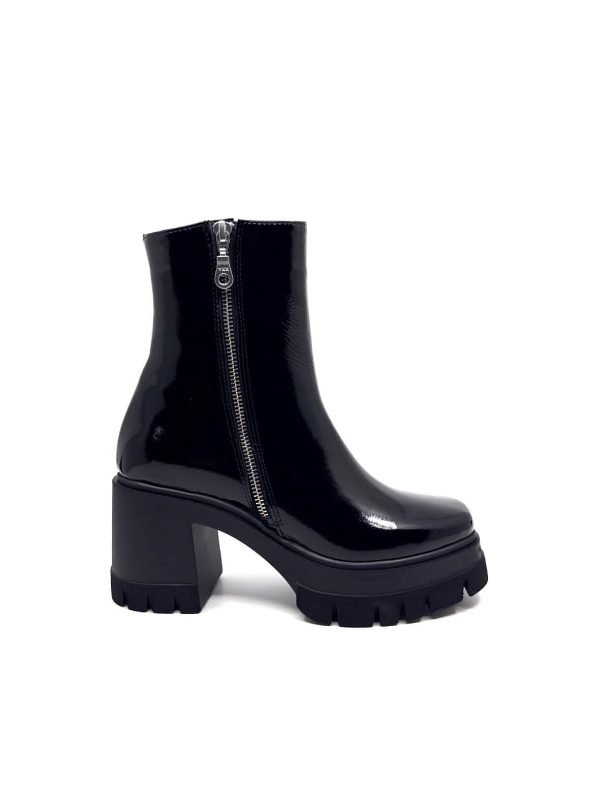 Niel Siyah Rugan Kadın Bot