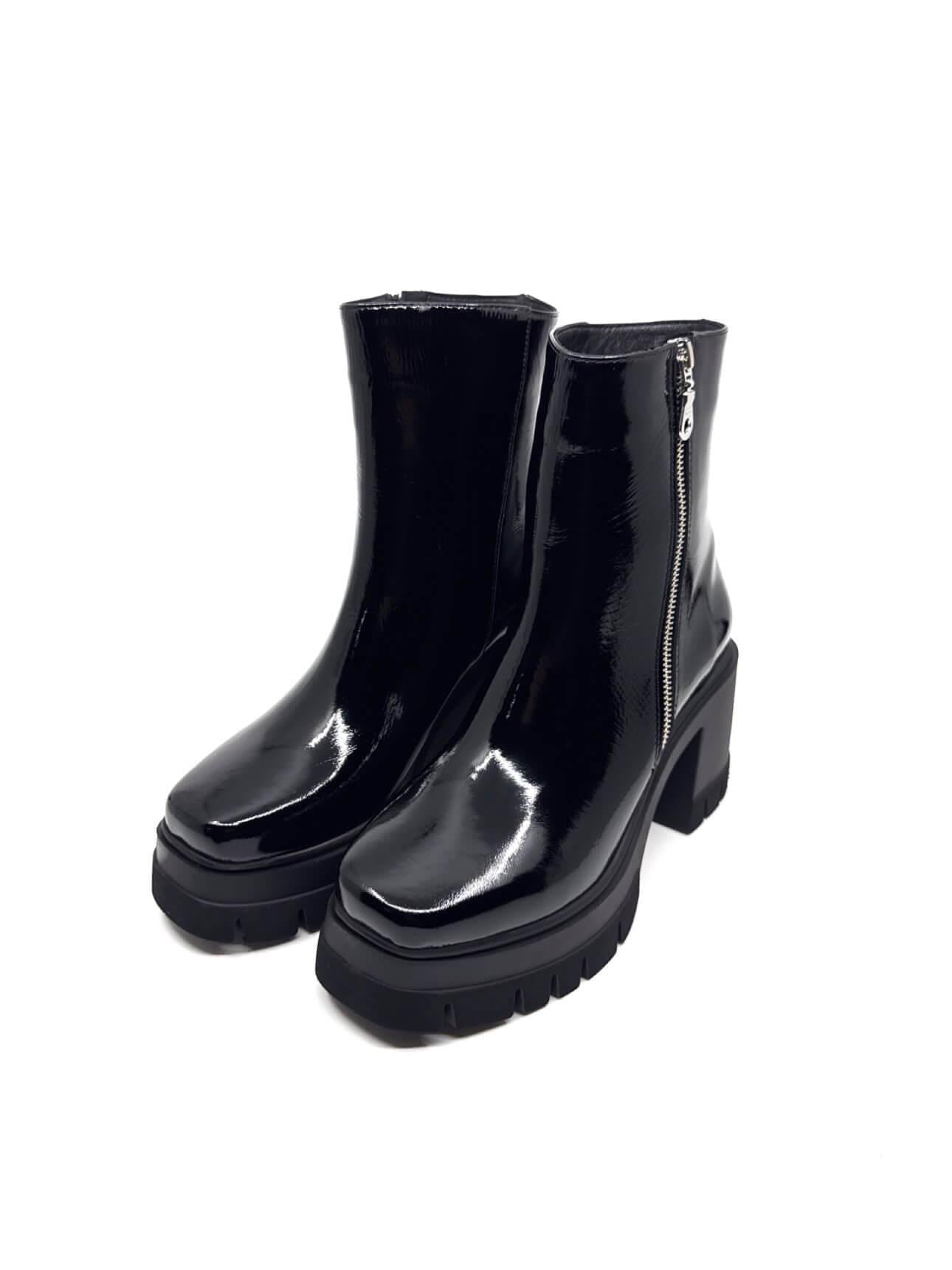 Niel Siyah Rugan Kadın Bot