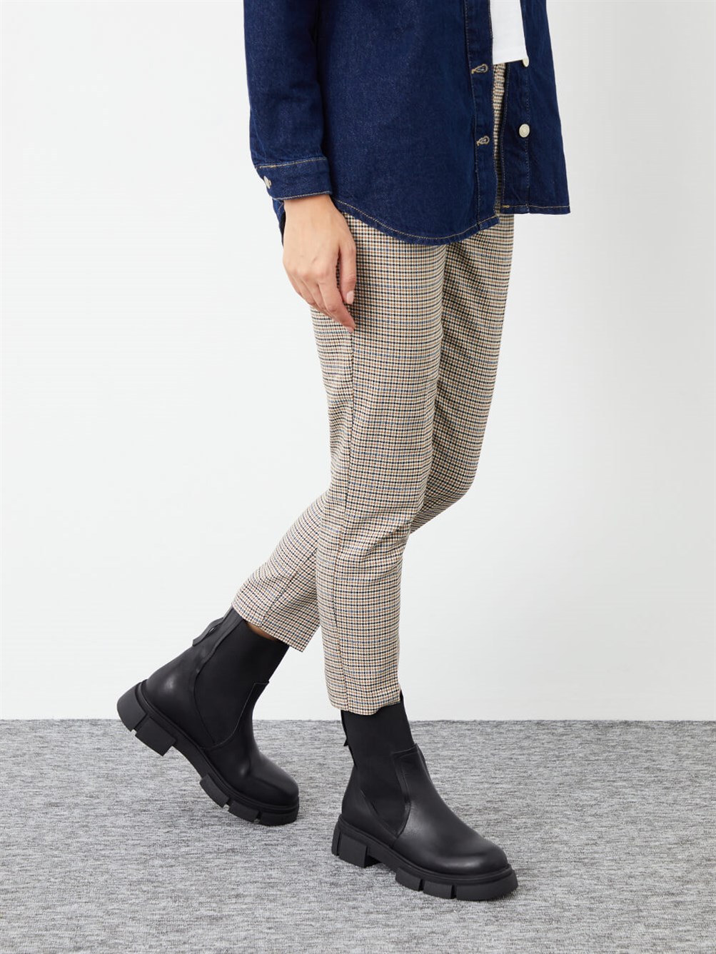 Siane Siyah Deri Kadın Bot