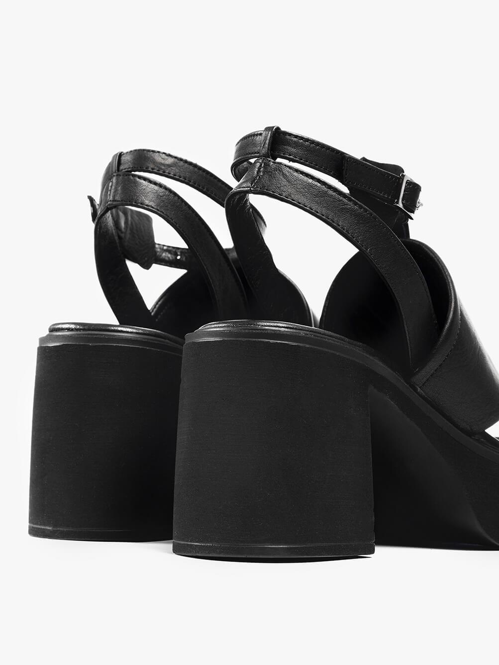 Tina Siyah Deri Kadın Sandalet