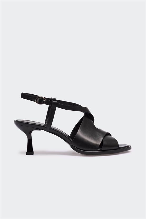 1203 Siyah Deri Kadın Topuklu Sandalet