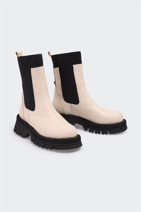 150 Bej Deri Siyah Lastik Kadın Bot
