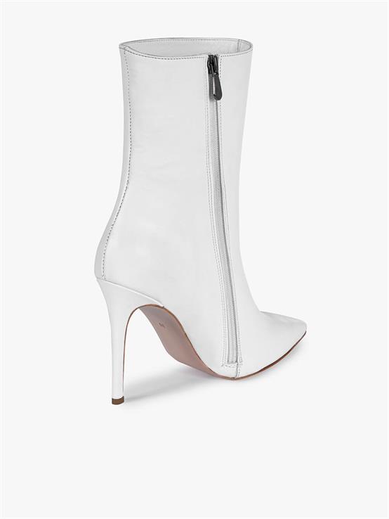 Ada Beyaz Deri Kadın Bot