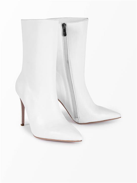 Ada Beyaz Deri Kadın Bot