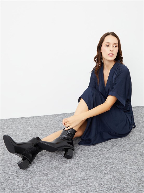 Arrena Siyah Rugan Kadın Bot