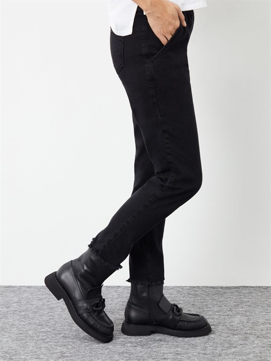 Berre Siyah Deri Kadın Bot