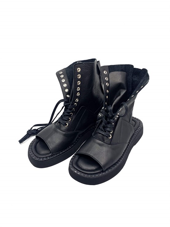 Ely Siyah Deri Kadın Sandalet