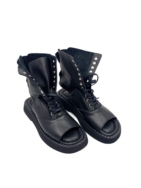 Ely Siyah Deri Kadın Sandalet