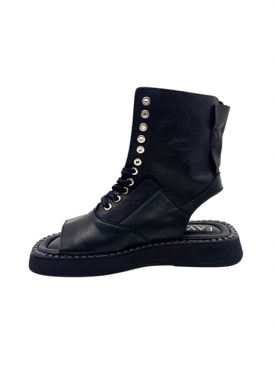 Ely Siyah Deri Kadın Sandalet