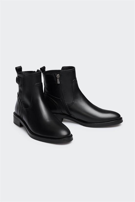 Doe Siyah Deri Kadın Bot