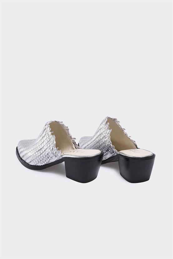 Favreu Lame Deri Örgü Kadın Terlik