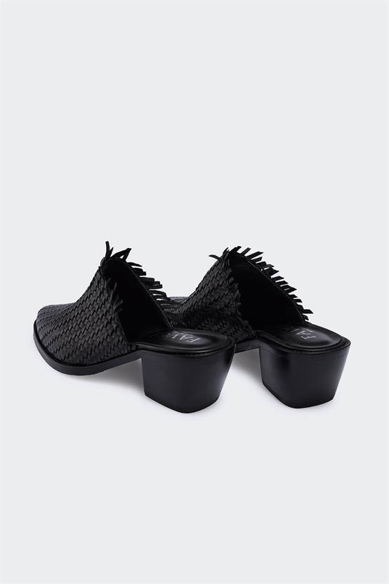 Favreu Siyah Deri Örgü Kadın Terlik