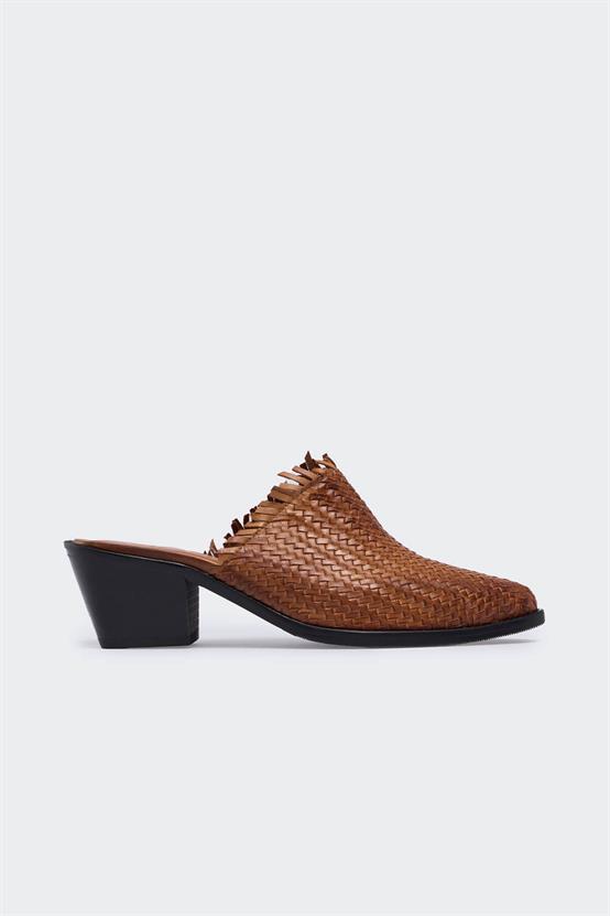 Favreu Taba Deri Örgü Kadın Terlik