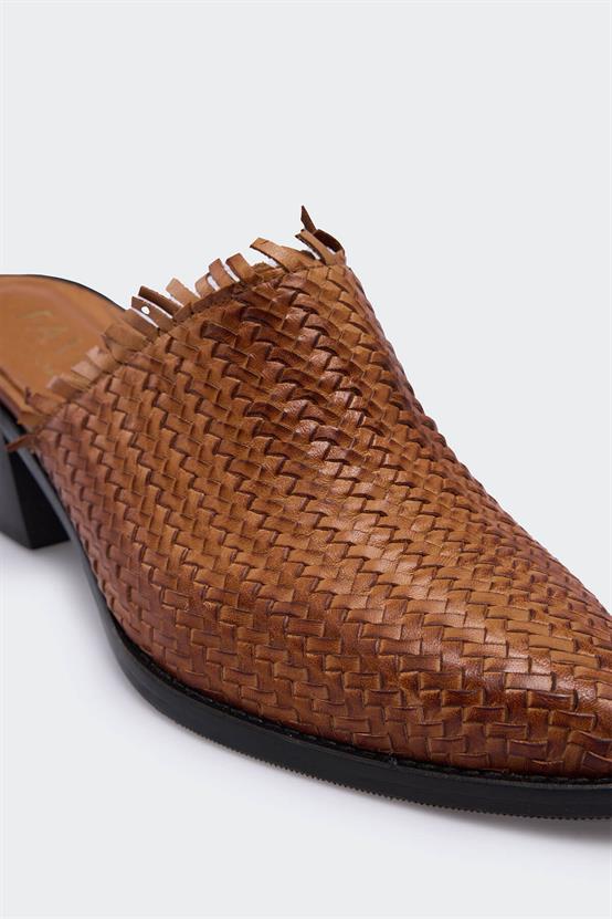 Favreu Taba Deri Örgü Kadın Terlik