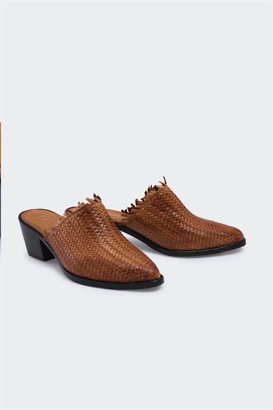 Favreu Taba Deri Örgü Kadın Terlik