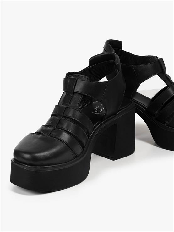 Firine Siyah Deri Kadın Sandalet