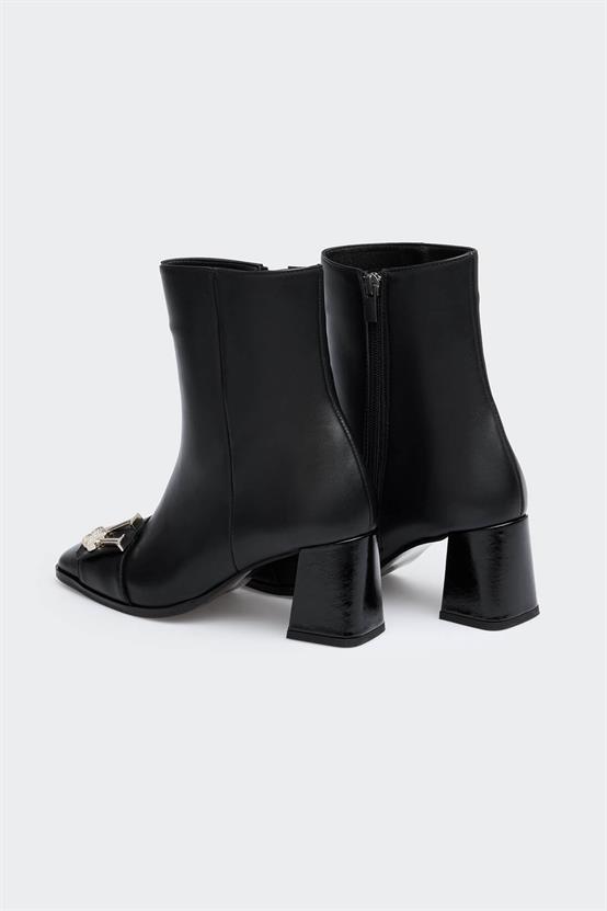 Garz Siyah Deri Kadın Bot