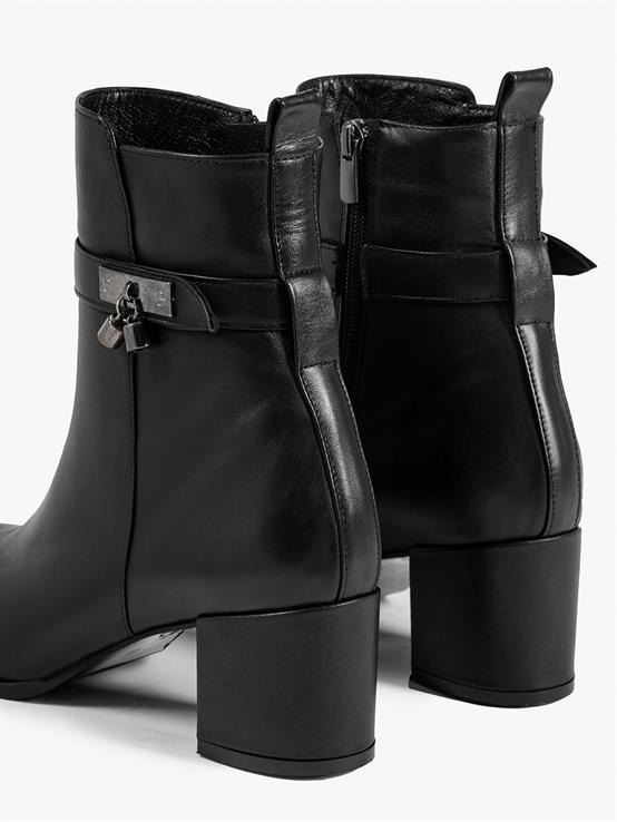 Genare Siyah Deri Kadın Bot