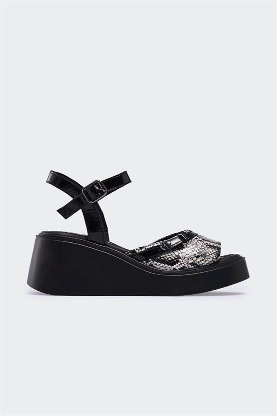 Hiffta Siyah Rugan Kadın Sandalet