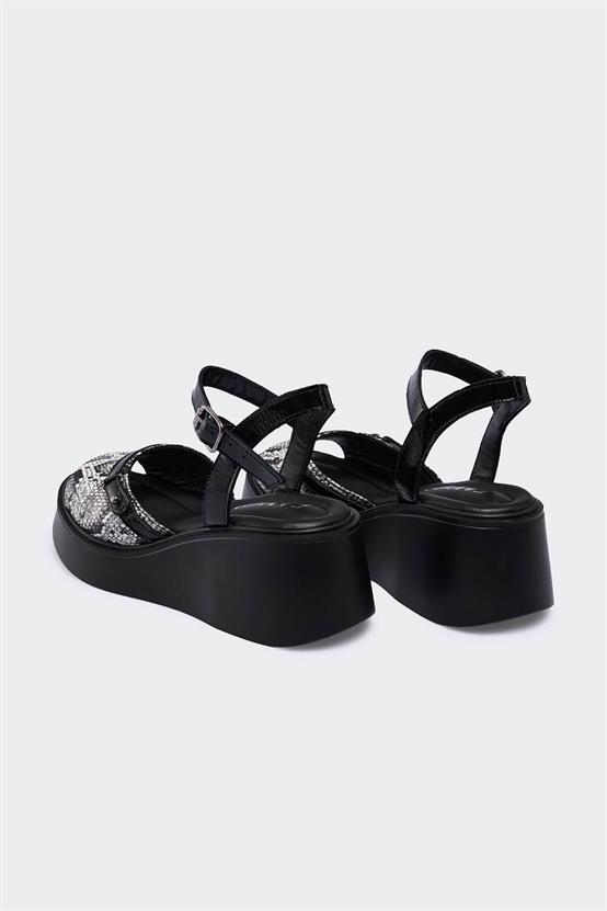 Hiffta Siyah Rugan Kadın Sandalet