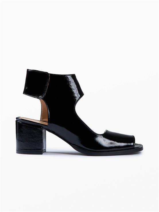 Lia Siyah Kırışık Rugan Kadın Topuklu Sandalet