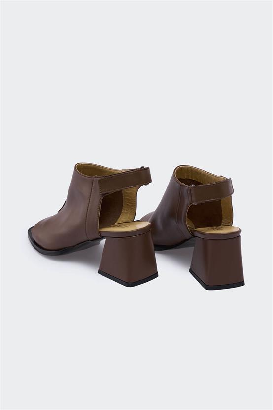 Liliw Soft Kahve Deri Kadın Topuklu Sandalet