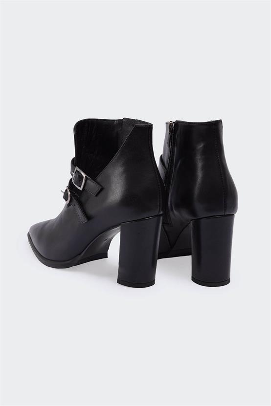 Lippte Siyah Deri Kadın Bot