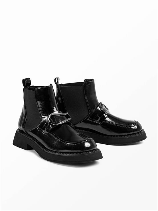 Lisse Siyah Rugan Kadın Bot