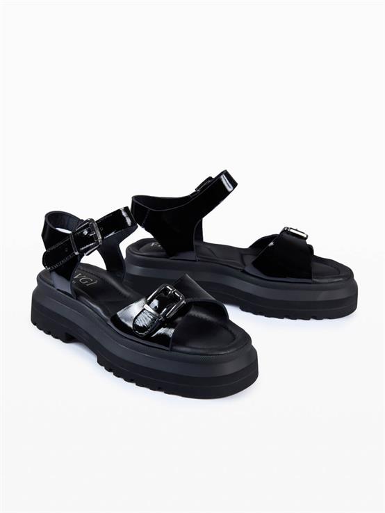 Melia Siyah Rugan Kadın Sandalet