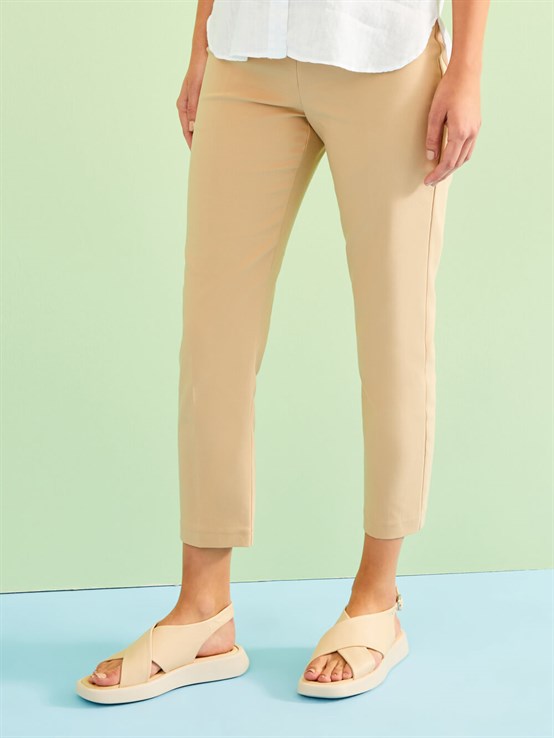 Mina Krem Deri Kadın Sandalet