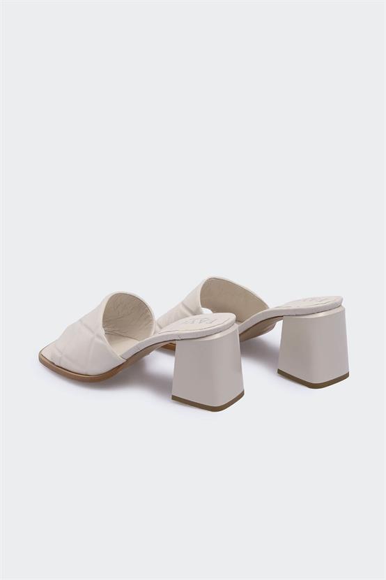 Onnetti Bej Deri Kadın Terlik