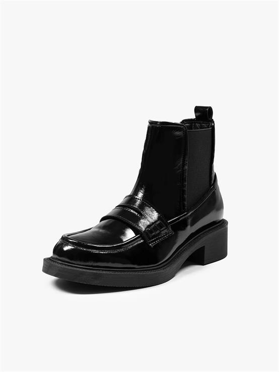 Petra Siyah Rugan Kadın Bot