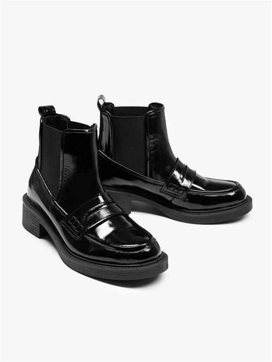 Petra Siyah Rugan Kadın Bot