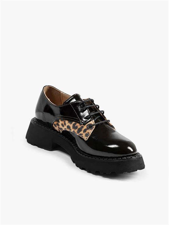 Petrini Siyah Kırışık Rugan Kadın Günlük Ayakkabı