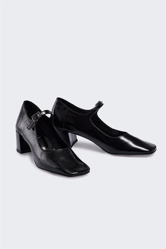 Rufafuv Siyah Kırışık Rugan Kadın Günlük Ayakkabı