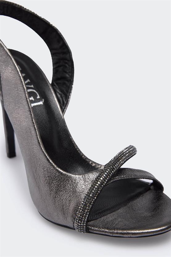 Veyly Çelik Deri Siyah Taşlı Kadın Topuklu Ayakkabı