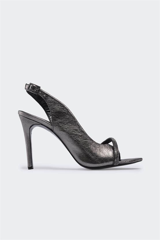 Veyly Çelik Deri Siyah Taşlı Kadın Topuklu Ayakkabı