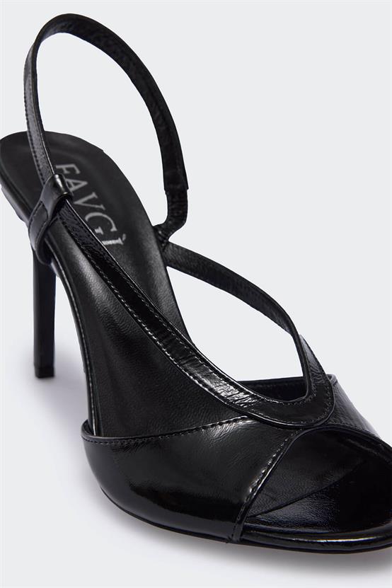 Visenai Siyah Kırışık Rugan Kadın Topuklu Ayakkabı