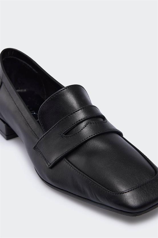 Wilena Siyah Deri Kadın Loafer