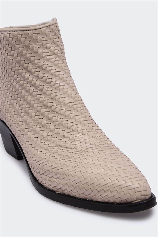 Yullo Bej Örgü Deri Kadın Yazlık Bot