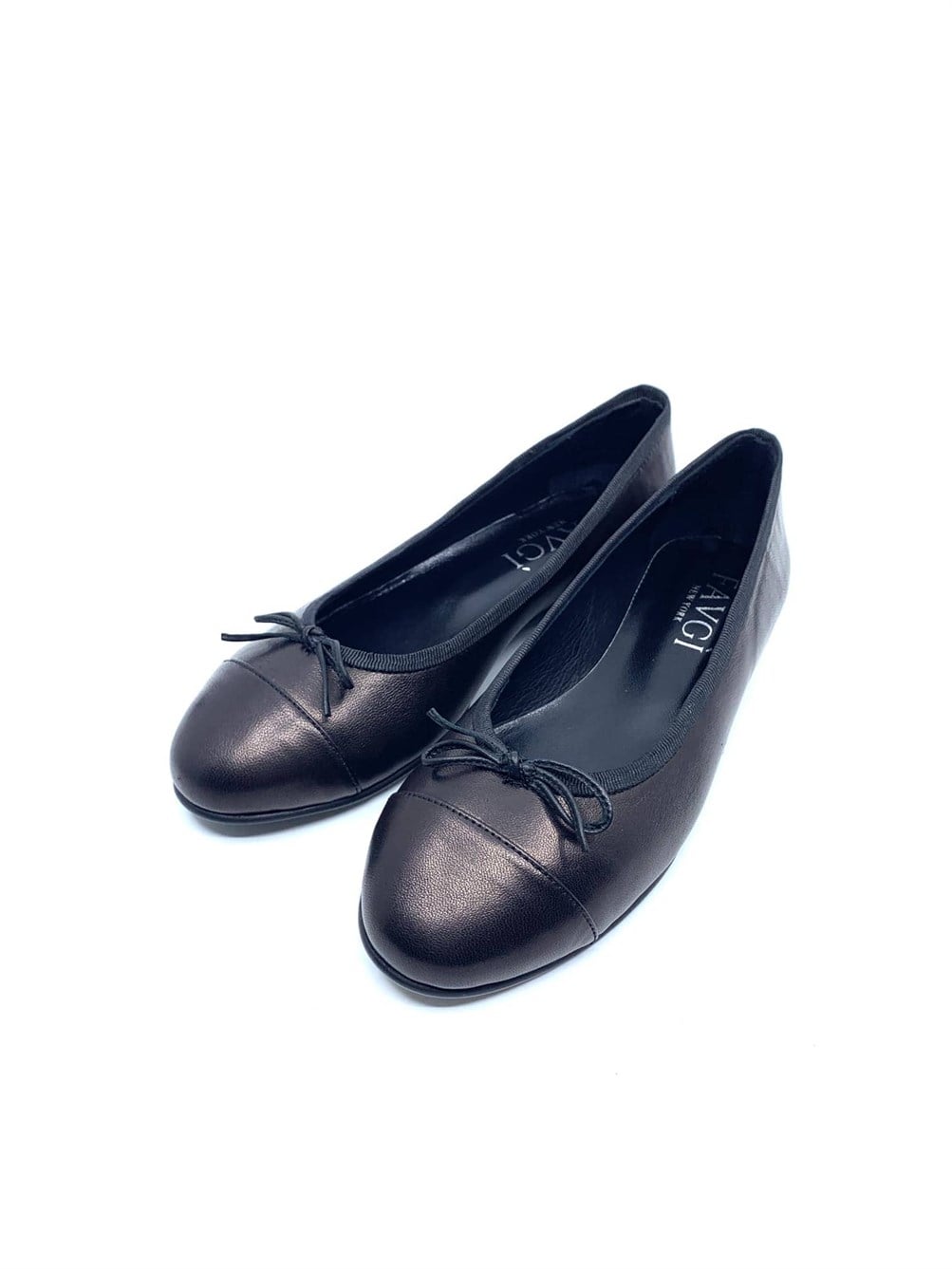 Giza Siyah Deri Fiyonklu Babet