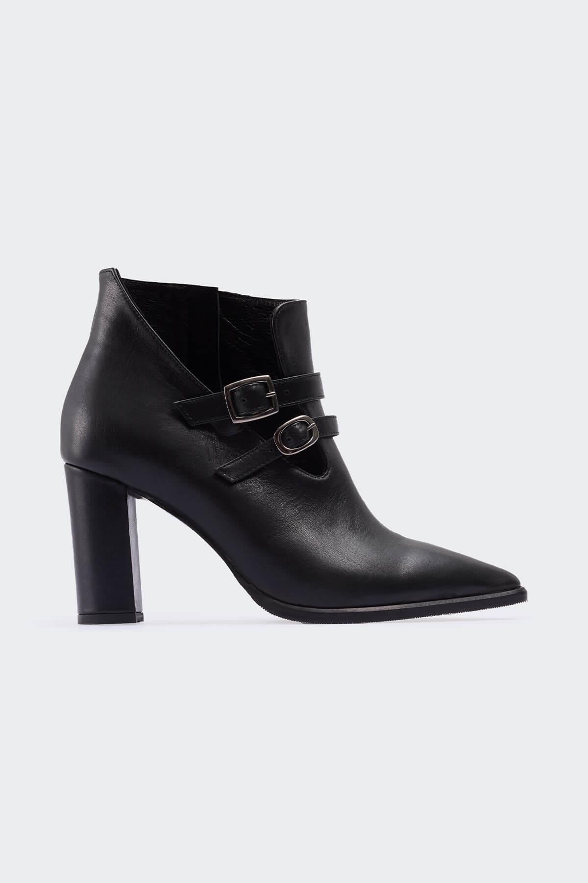 Lippte Siyah Deri Kadın Bot