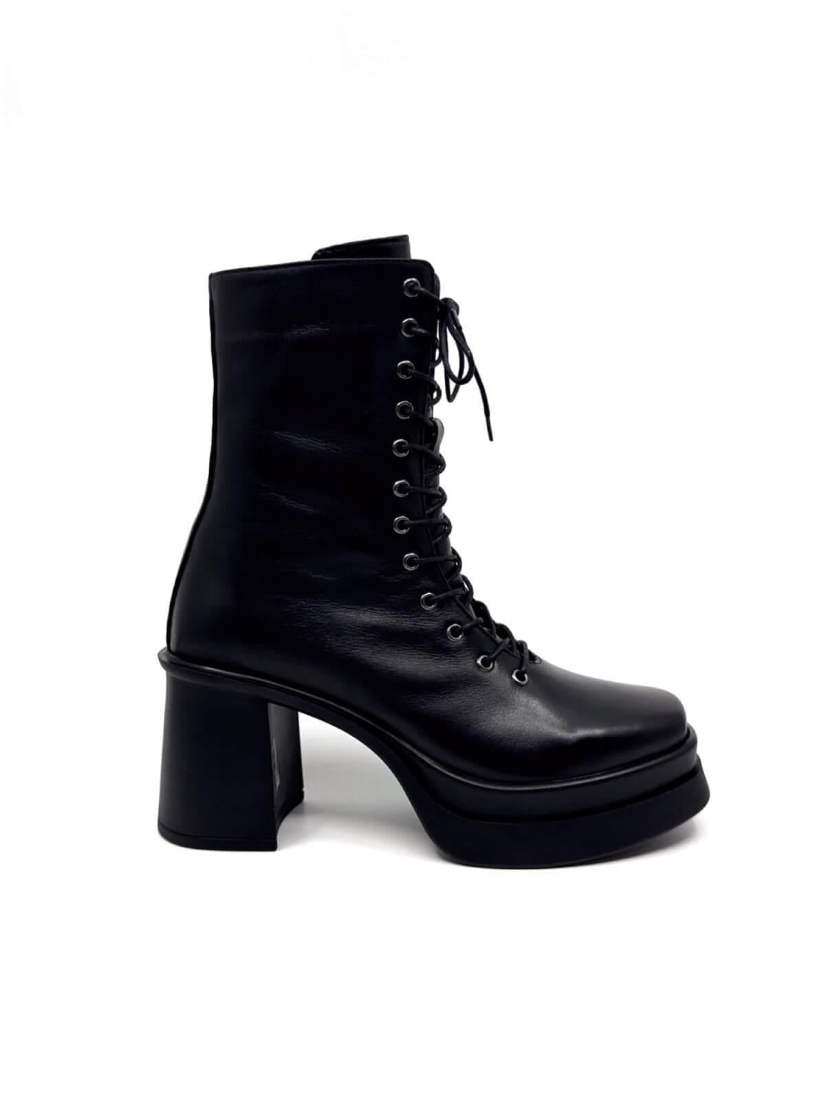 Manz Siyah Deri Kadın Bot