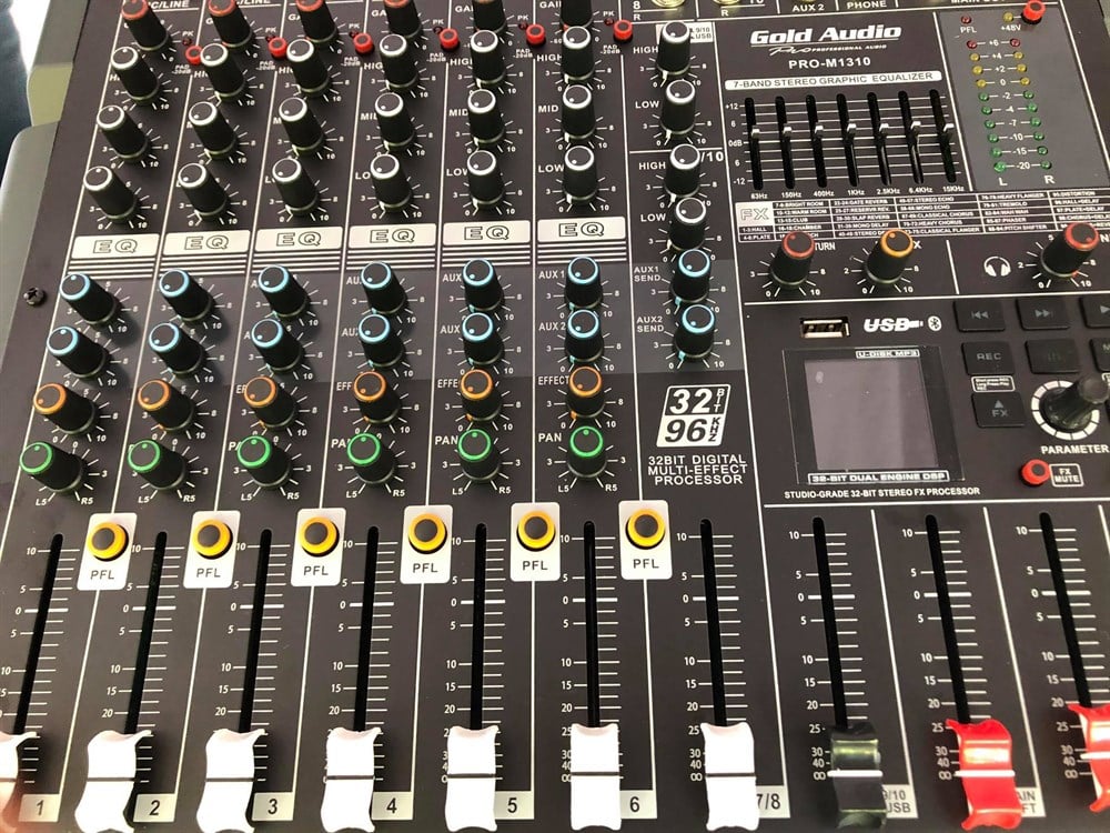 GOLD AUDIO PRO-M1310 10 KANALLI ÇİFT AUXLU DİGİTAL EFEKTLİ DECK MİKSER