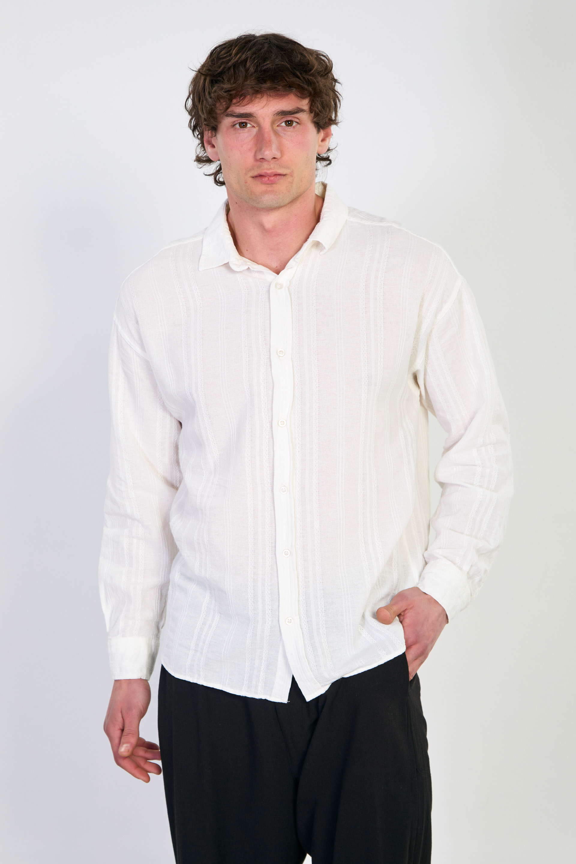 Erkek Dokulu Uzun Kol Gömlek - Beyaz