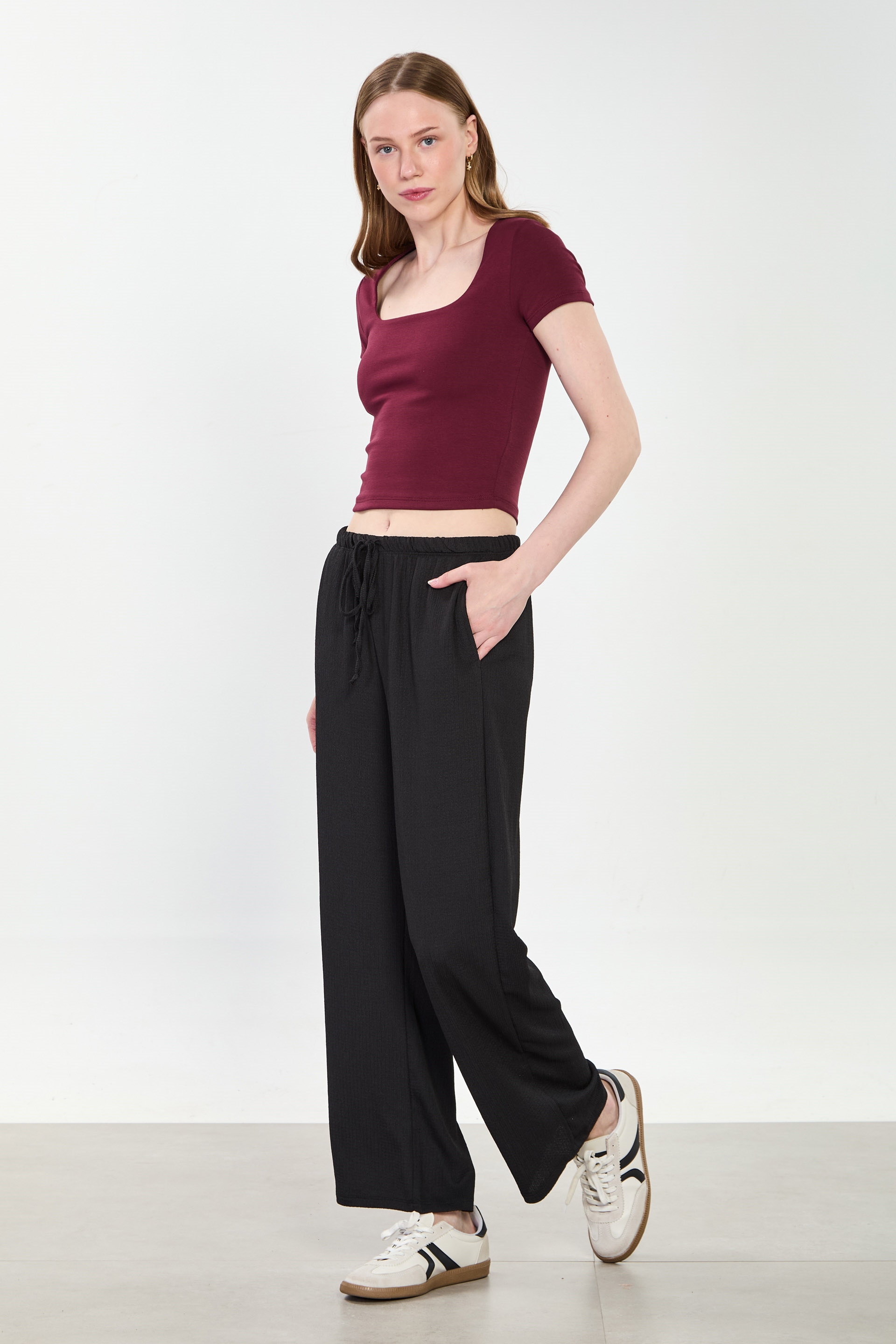 Kadın Beli Lastikli Bol Paça Pantolon - Siyah