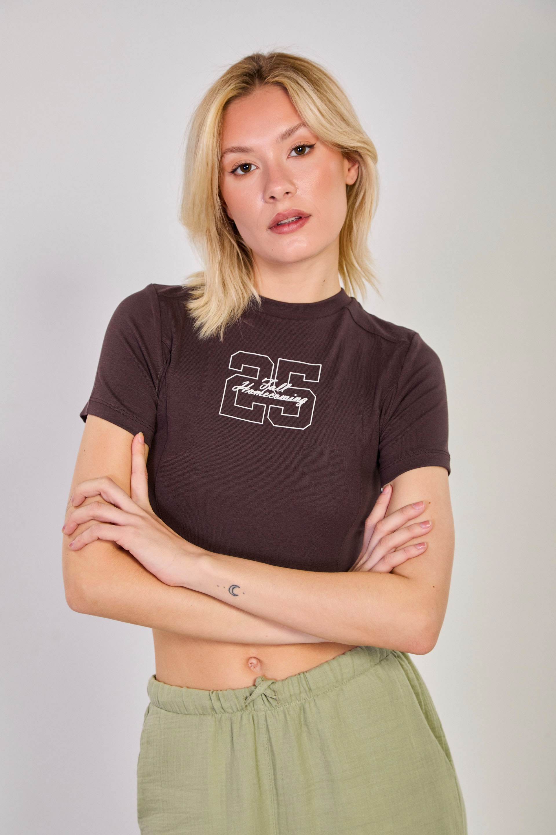 Kadın Sayı Baskılı Crop Body - Acı Kahve