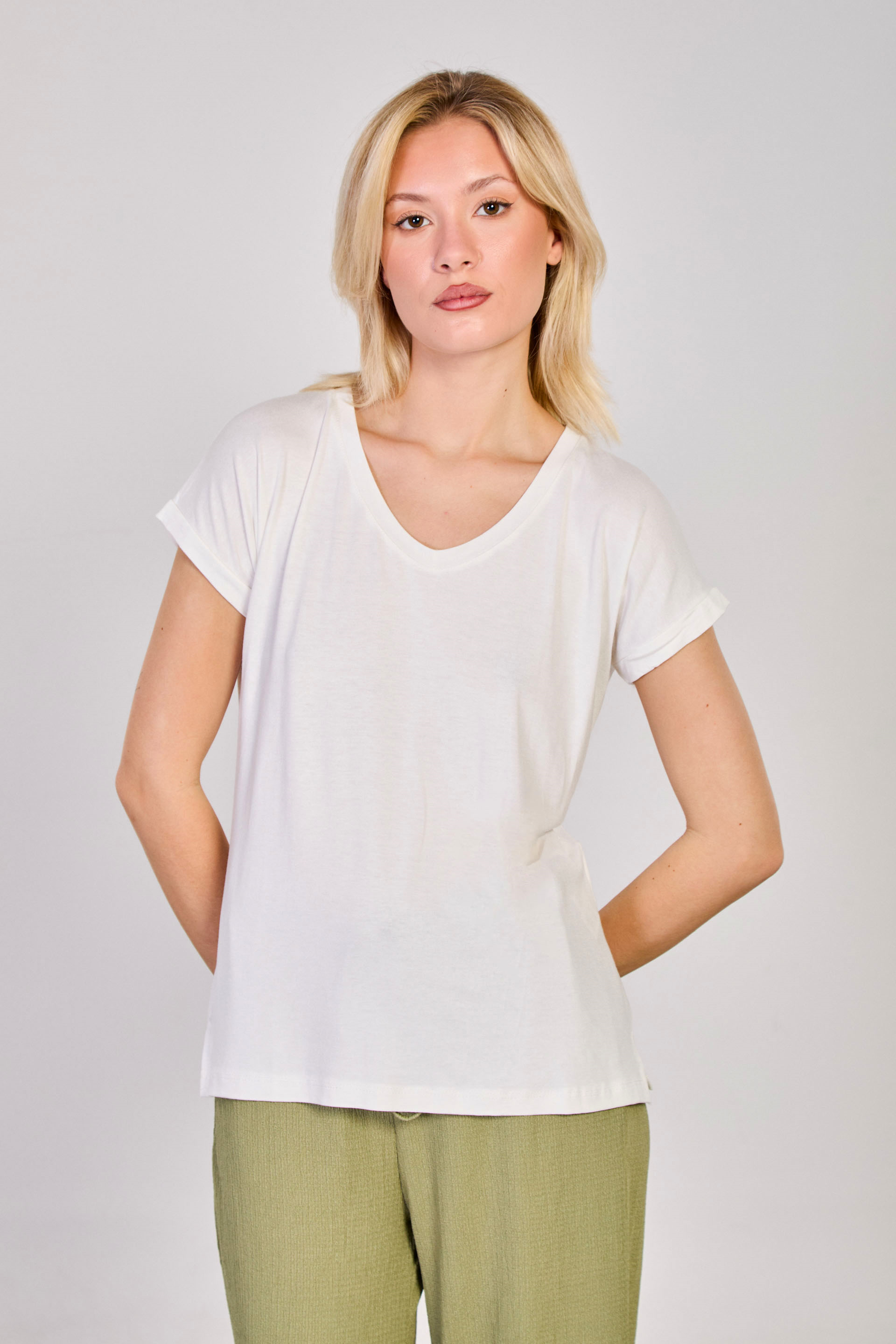 Kadın V Yaka Yırtmaçlı T-Shirt - Ekru