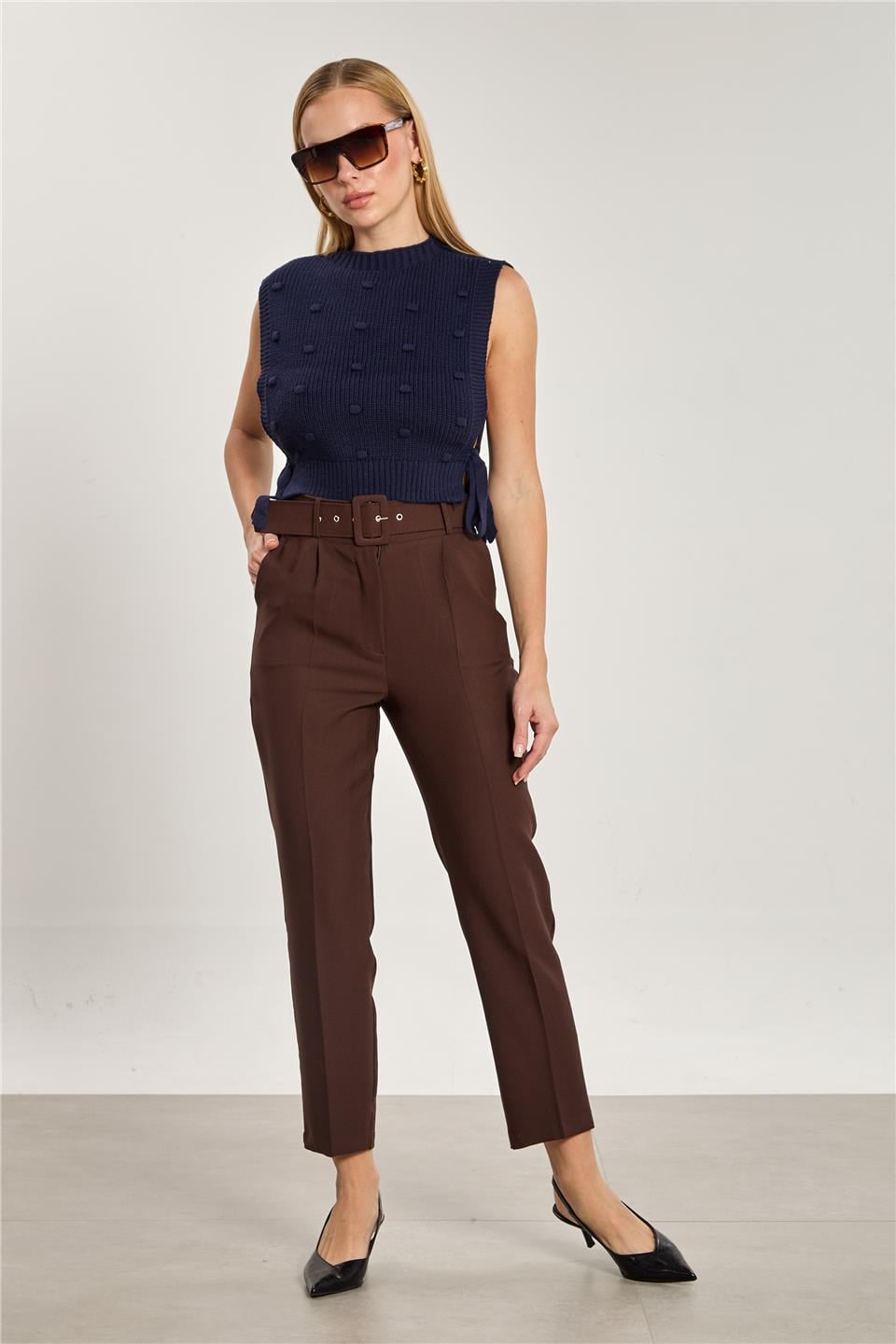 Kadın Kemerli Kumaş Pantolon - Kahve